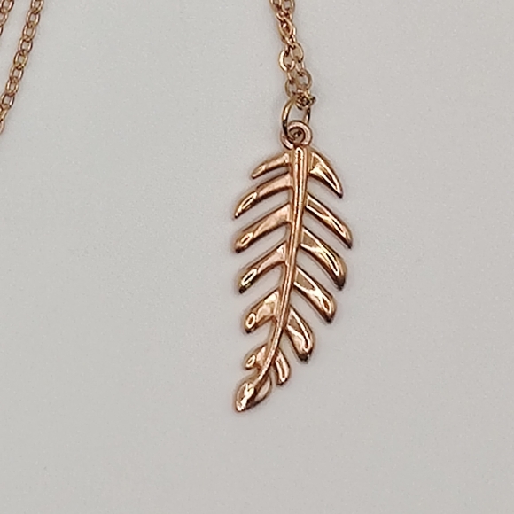 KINSLEY ARMELLE NWT GODDESS COLLECTION ROSE GOLD LAUREL LEAF DROP NECKLACE 18" - Picture 5 of 5